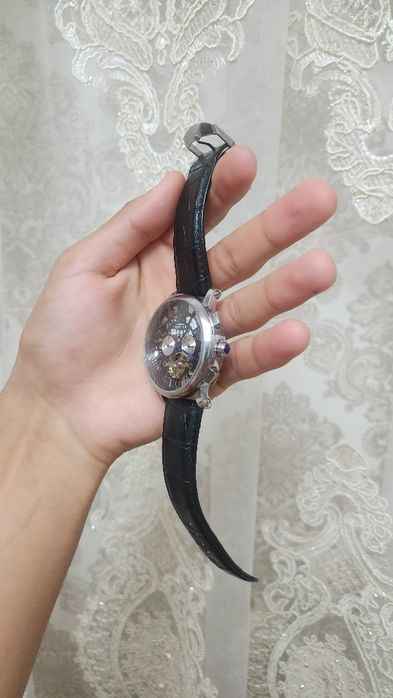 Cartier продается новый