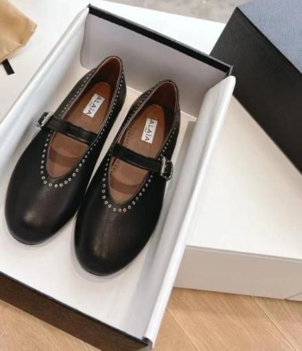 Продам женские балетки