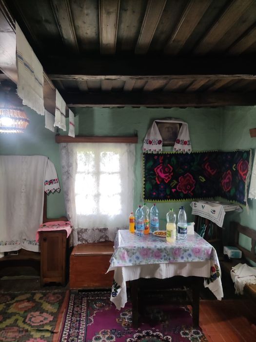 Casa din lemn de stejar tradițională Maramures