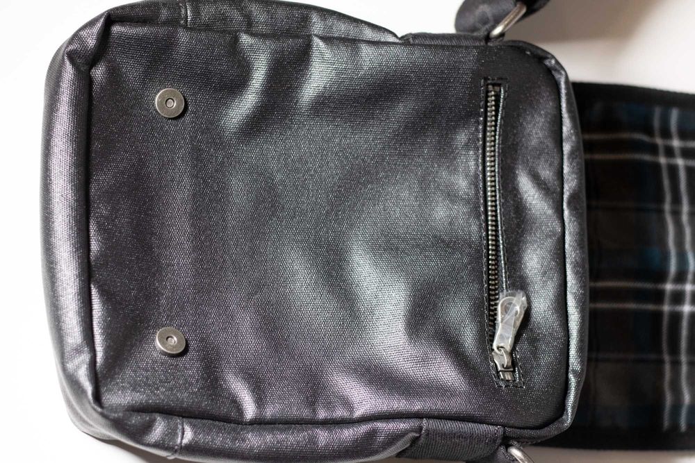 Geantă crossover - Tommy Hilfiger