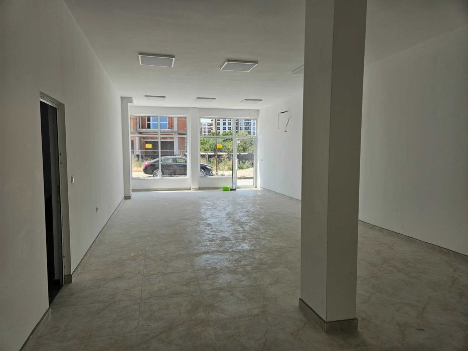 Дава се под наем Магазин в Пловдив, Южен - 90 кв.м за 612 € - Снимка #2