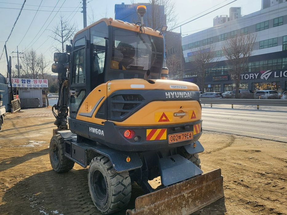 Экскаватор хундай 60 талик сотилади 27 март куни кариядан кириб келди.