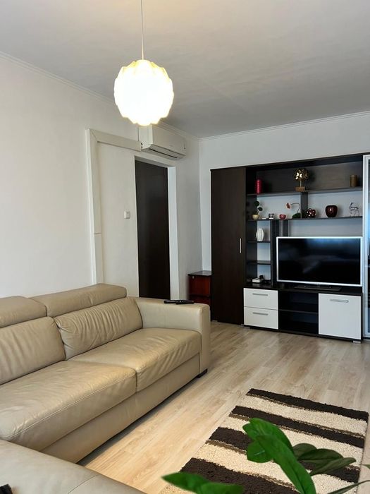 PF închiriez ap 3 camera et 1 zona Decebal,