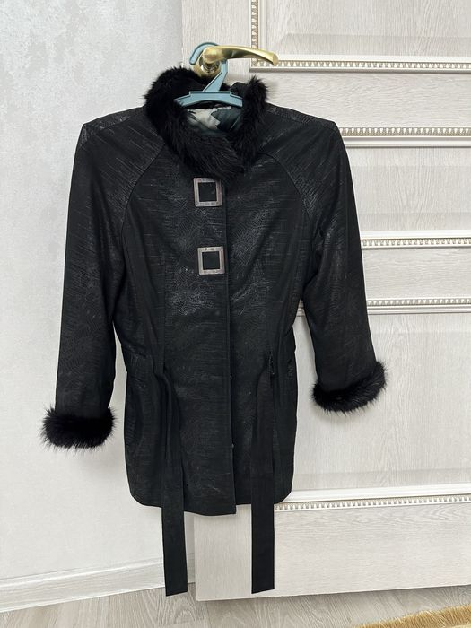 Продам шубы, тренч короткий