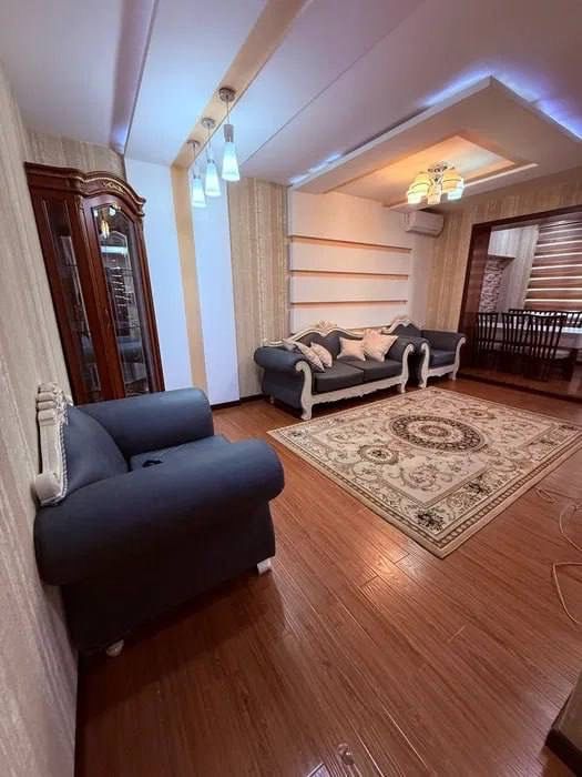 Госпитальный.  3комнатная 3этаж. Кирпич