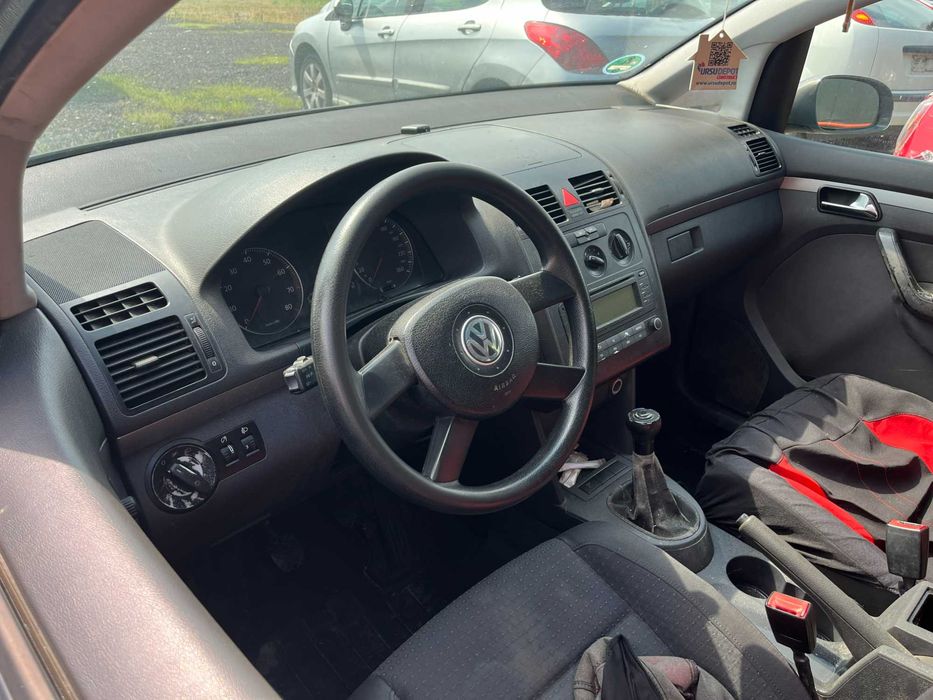 Dezmembrez VW Volkswagen Touran 2004 gri verzui 1,6 FSI