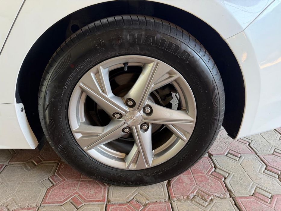 Kia huyndai toyota