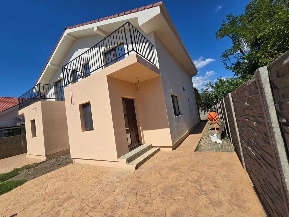 Vand Duplex compus din 2 apartamente in Albina jud.Timis