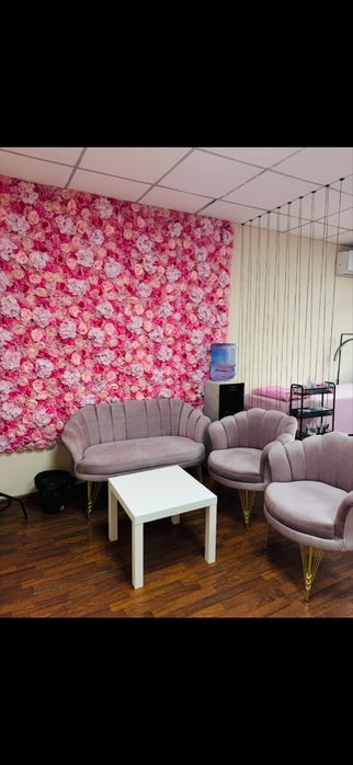 Декаративные цветы продаются для салона или студий краосты