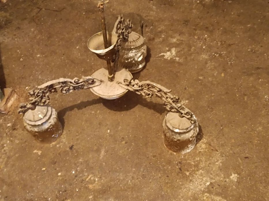 Bani vechi de vânzare