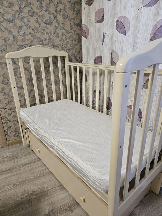 Продам детскую кроватку