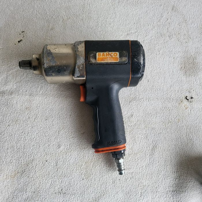 Mașină de înșurubat cu impact Bacho  BP815