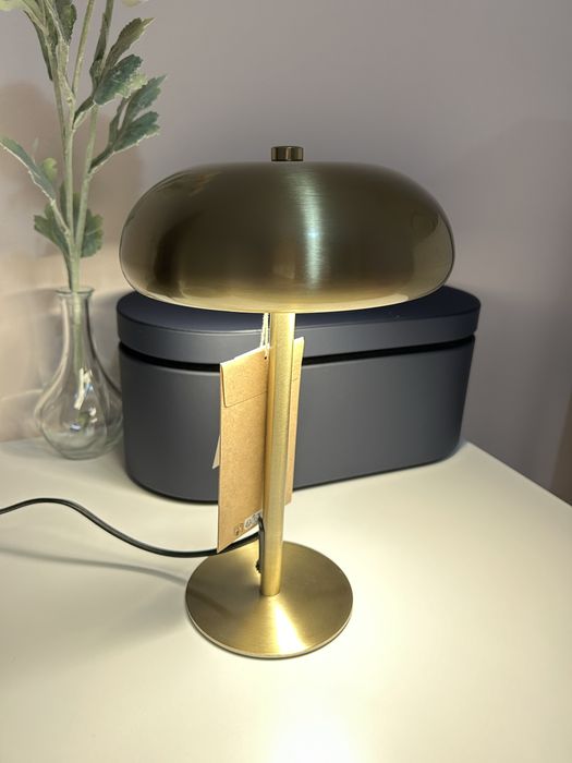 2 броя настолни лампи на Zara