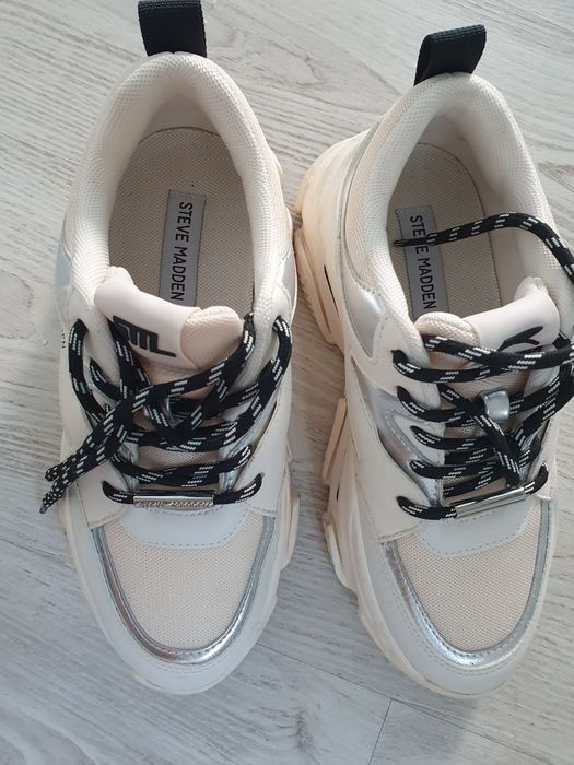 Adidasi Steve Madden
