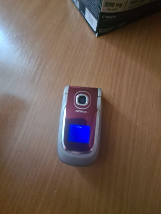 Продам кнопочный телефон 2760й