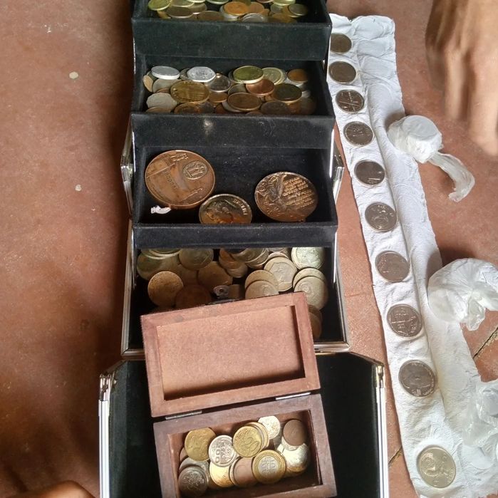 Yubileyniy tangalar 36 dona va 60 DAN ziyod davlatning tanga va qogʻoz