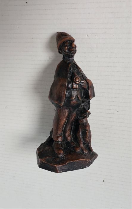 Statuetă vintage: polițist cu câine