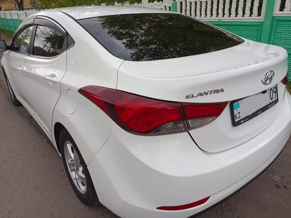 Продаю Hyundai Elantra 2016 года