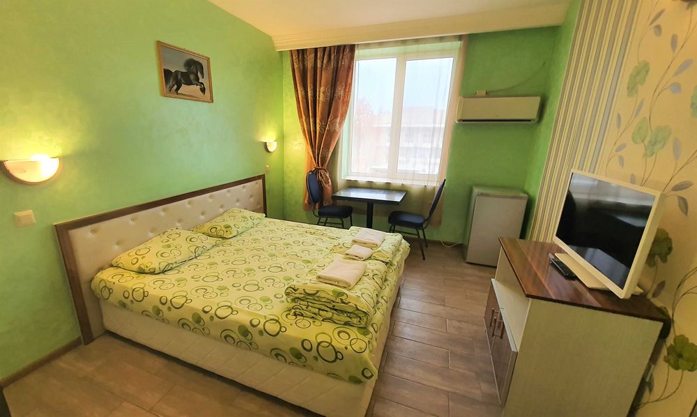 Дава се под наем Хотел в Свищов - 20 кв.м за 12.75 € - Снимка #1