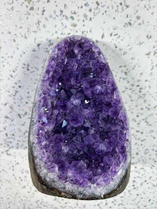 Продавам сфера и друза Аметист