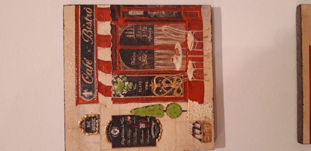 Tablouri din lemn pictate cu tehnica servetelului