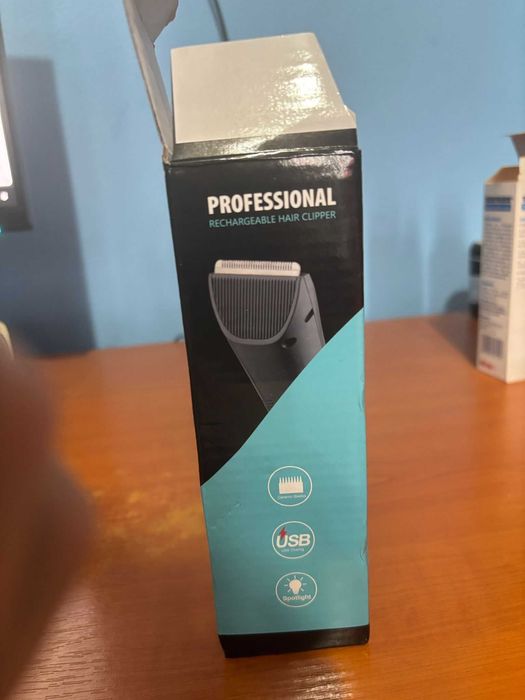 Mașină de Tuns / Trimmer Profesional 3-în-1 (Păr, Barbă, Corp) - Afișaj LED & USB