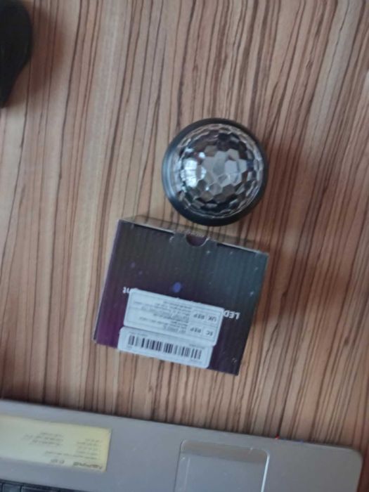 Продавам лед нощна лама за детска стая