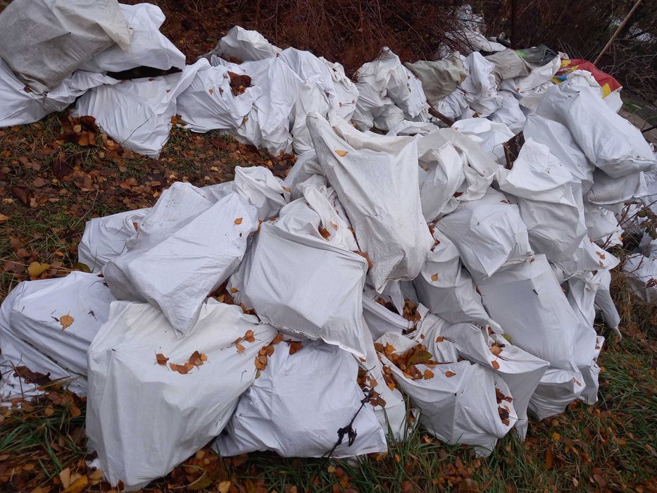 Чували с нарязан дървен материал