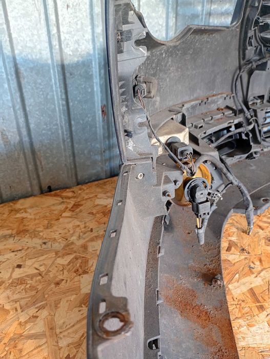 Bara Fata Completa Vw Passat B6 Sedan sau Break cu Proiectoare de Ceata si Senzori de parcare