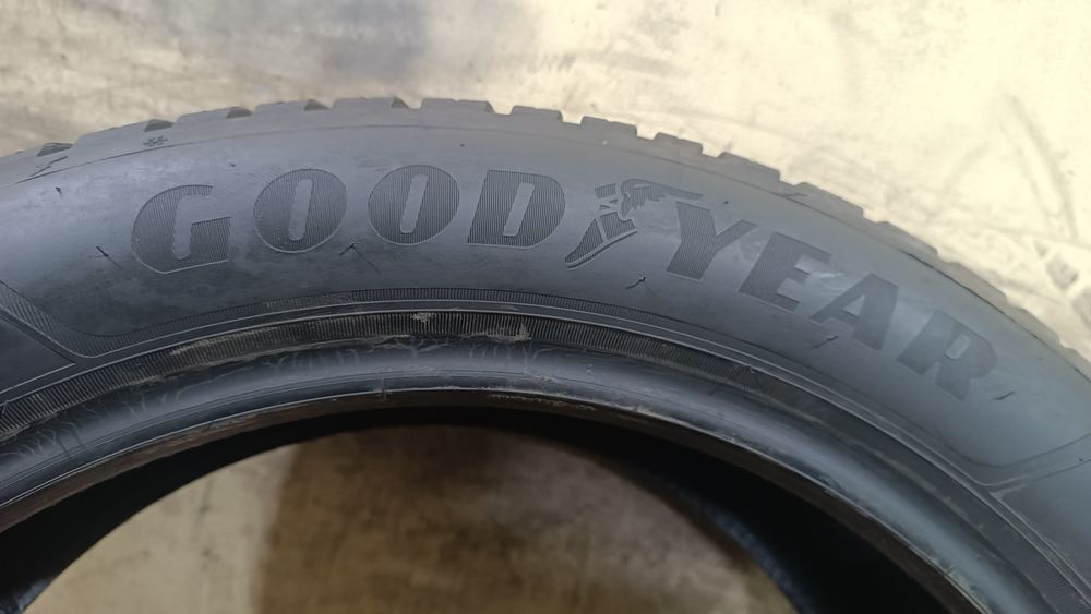 245/45/19 Goodyear Дот 4524