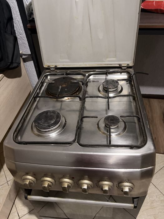 Продам газ плиту