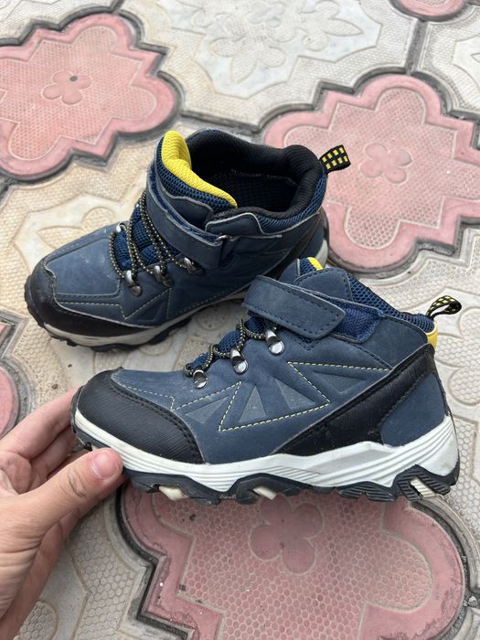 Теплые кроссовки