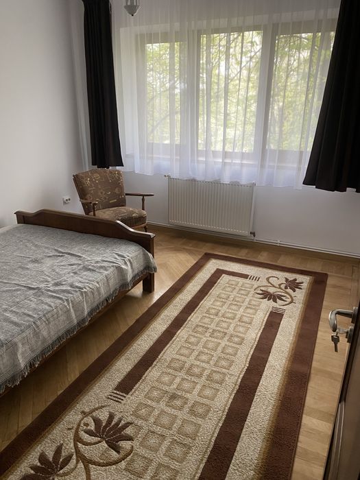 inchiriez apartament 3 camere Piata Unirii - bloc Gulliver