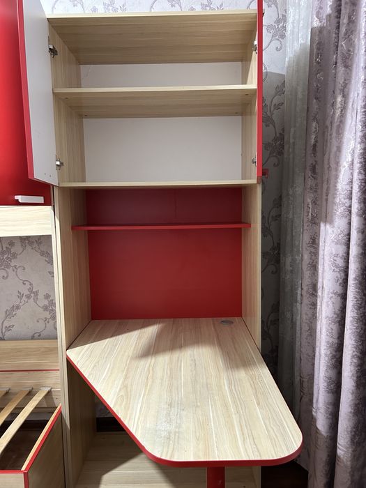 Двухэтажный кровать