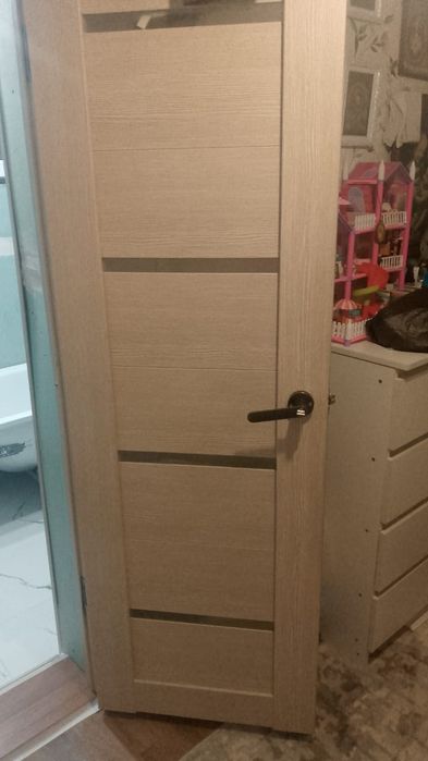 Продам Дверь дерево