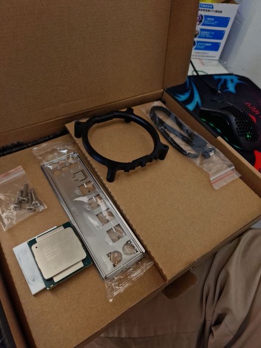 Мощный комплект для игр и мантажа xeon 2690v4 14/28 поток/DDR4 16g/X99