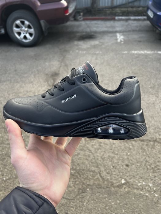 Vand adidasi, pret 100 LEI!