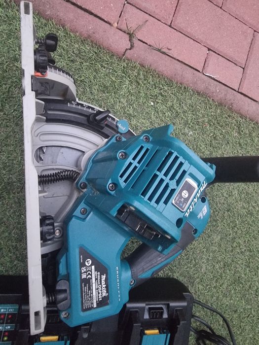 Fierăstrău circular makita dsp 601