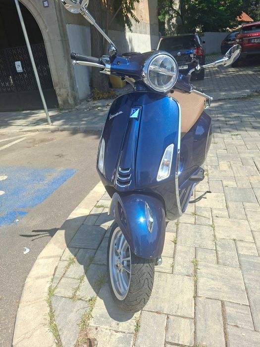 Scuter Piaggio Vespa Primavera 50cm3 1000 km aproape NOU