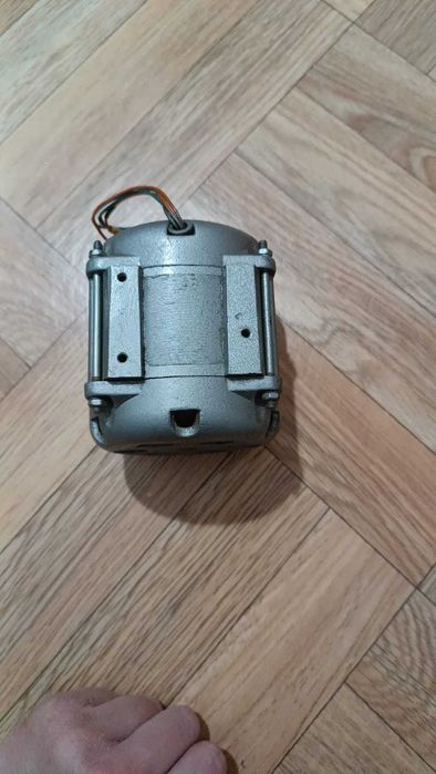 Продам моторчик электродвигатель
