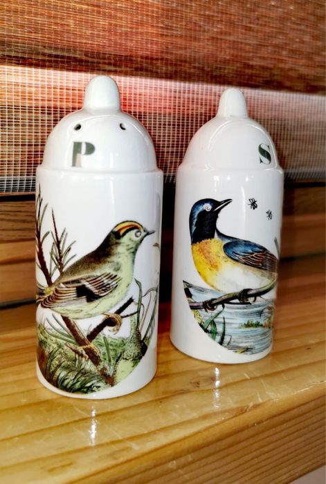 Комплект керамични порцеланови солница и пиперник във формата зайчета