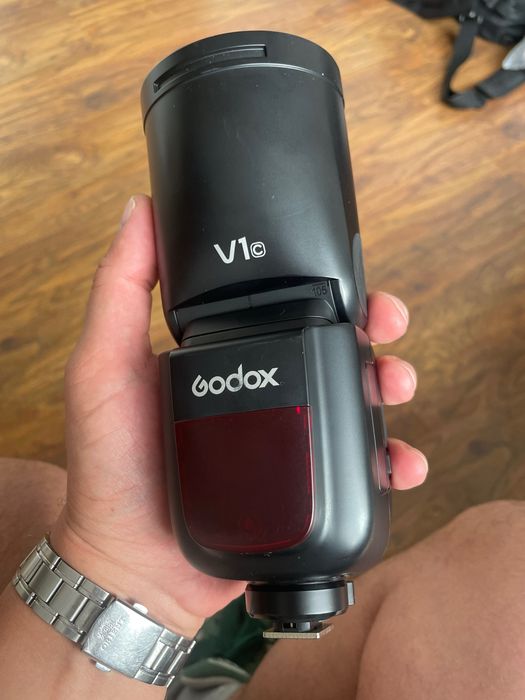 Вспышка Godox v1c для Canon