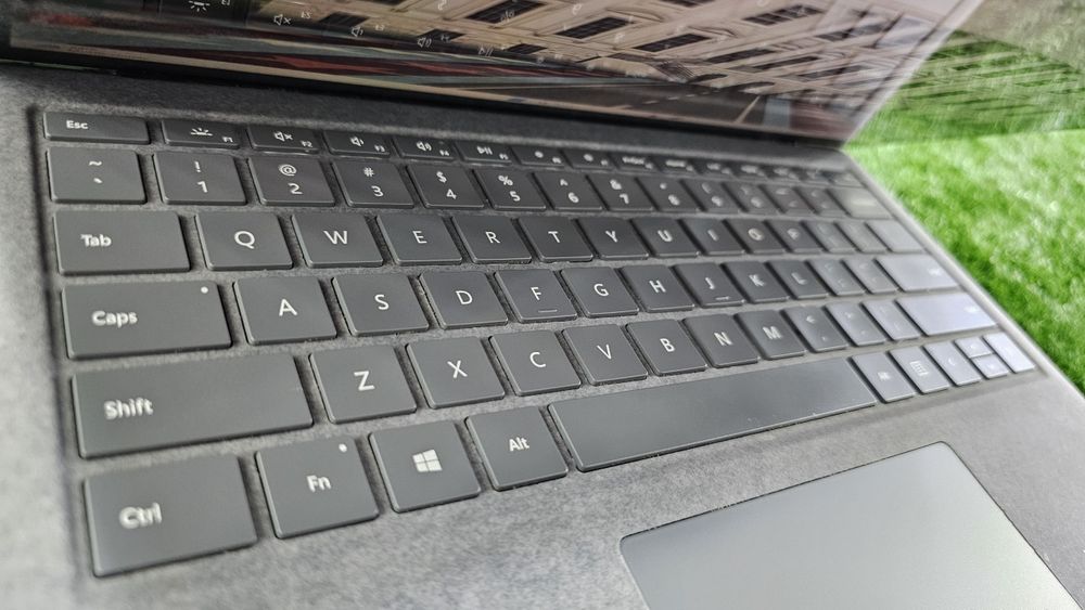 Microsoft ning eng go'zal modeli Surface pro 4 dan keldi!
