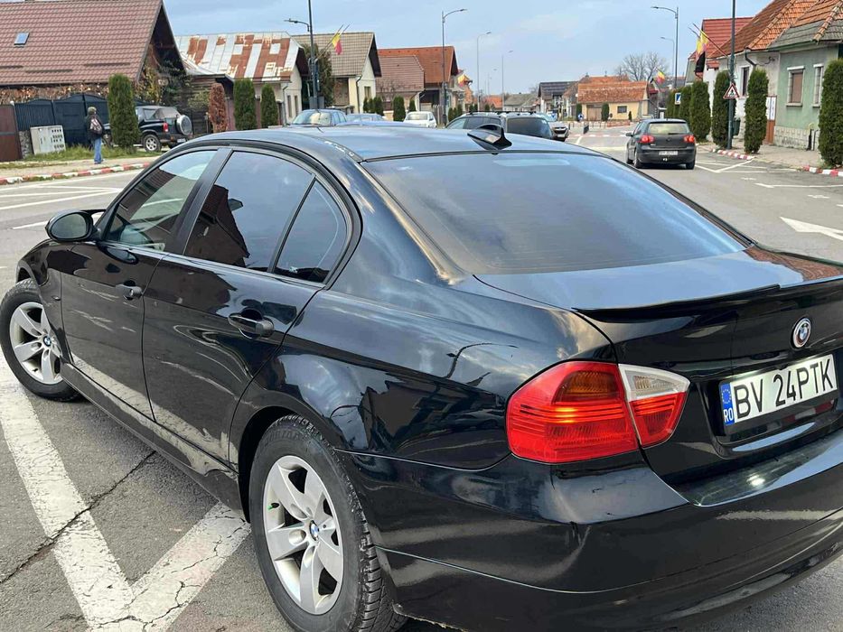 Vând Bmw E90 320d