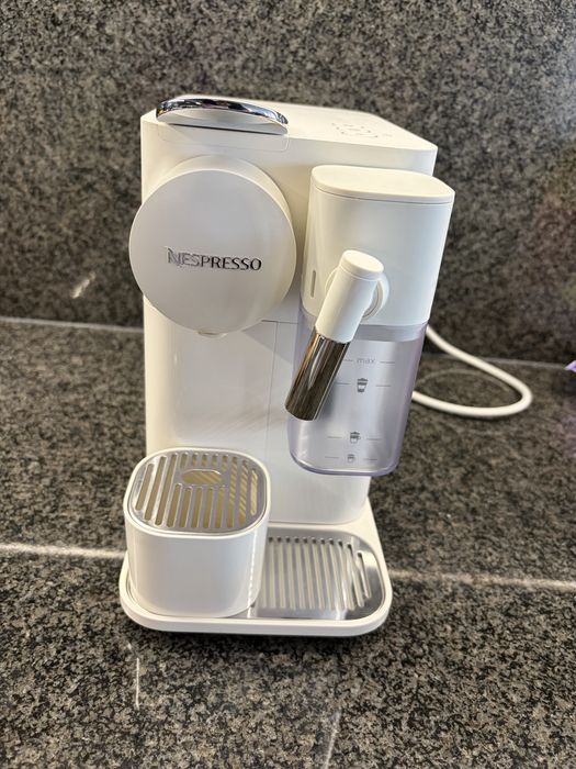 Кафемашина Nespresso Lattissima One Silky White