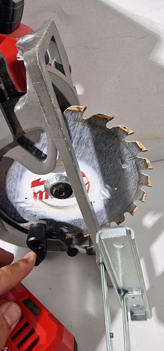 Circular Milwaukee M18 FCS552 An 2026