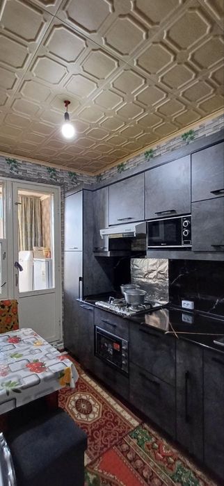 Продаю 3 комнатная квартира 10 микрорайон