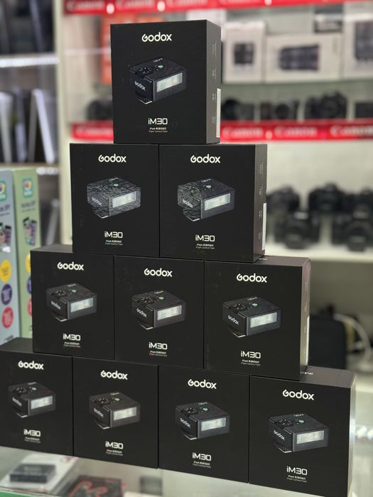 Godox im30. Universal