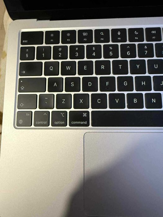 MacBook Air M2 13.6” 8GB RAM – Space Gray