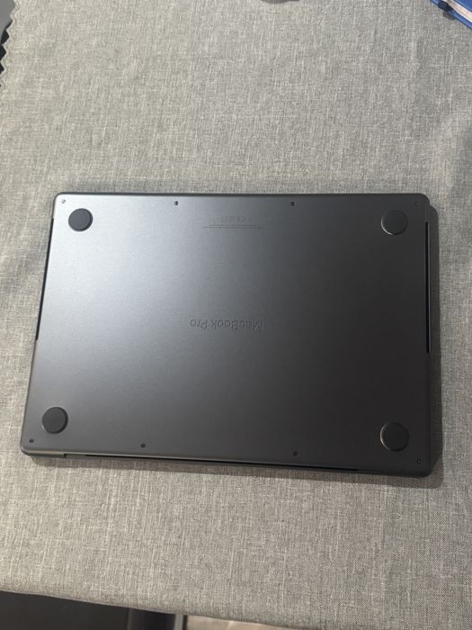 MacBook pro 14  M4 / 16 ram / 1tb storage